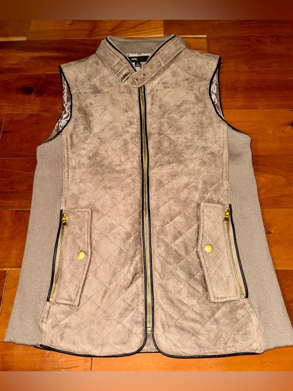 EUC Fate Rowen Faux Suede Quilted Vest Womens Small Brown Zip Pockets